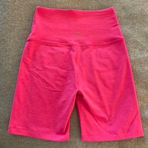 Beyond Yoga High-Rise Bright Pink Biker Shorts